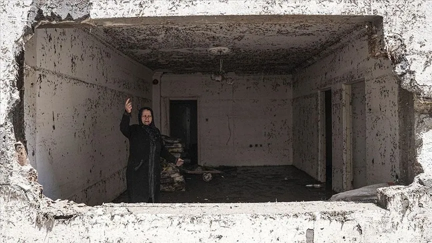 Düğün hazırlığı yapan çocuklar su baskınına yakalandı