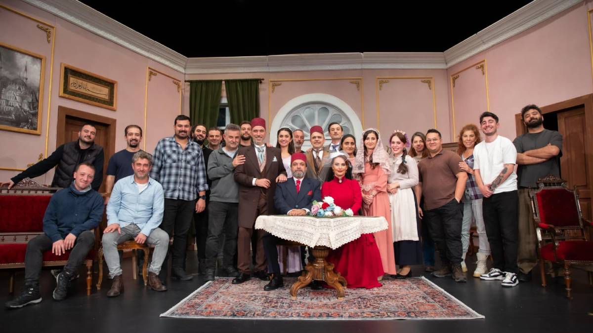 Bursa Şehir Tiyatrosu'ndan 20. Yılında Çifte Prömiyer Gururu: 'Hisse-İ Şayia' Sahnede!