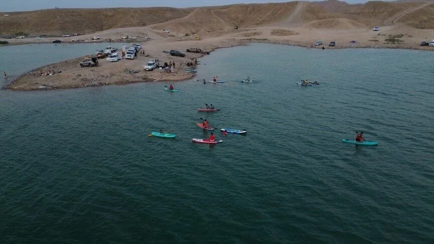 Kerküklü sporseverlerin yeni tutkusu: Kürek sörfü