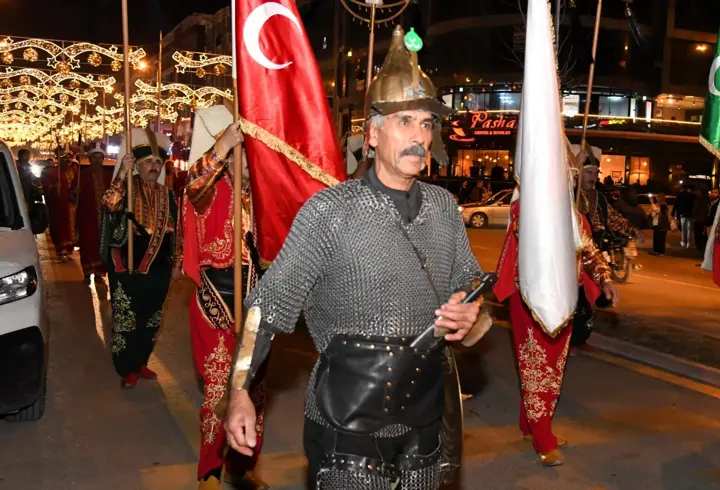 Osmaniye’de mehter takımından ramazana özel yürüyüş ve konser