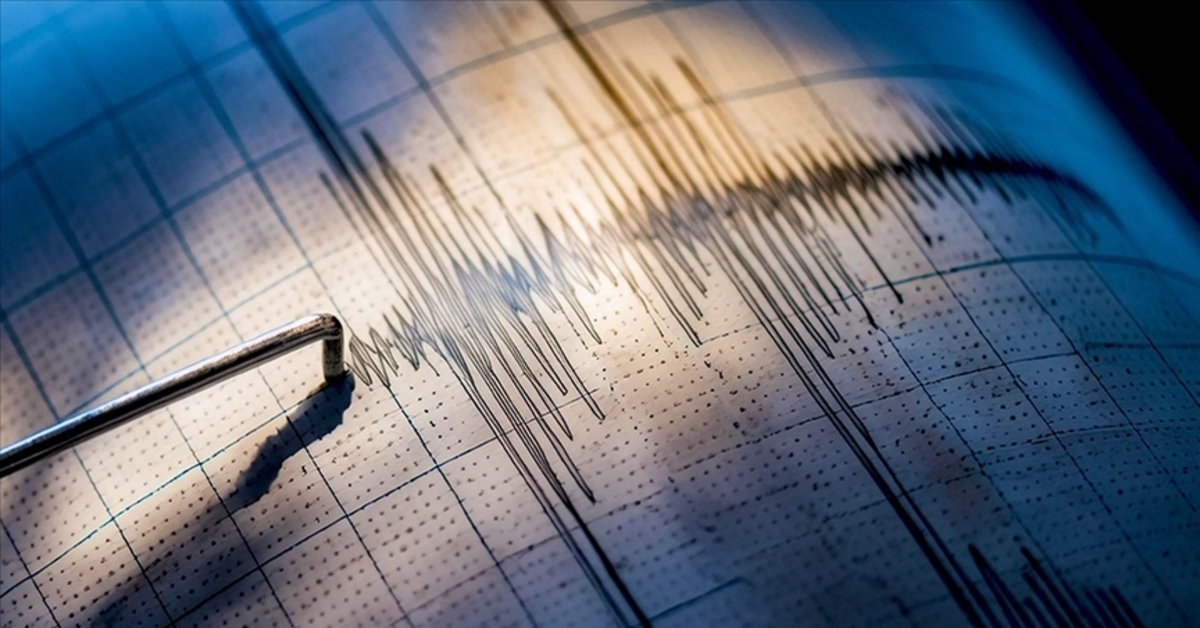 Erbil'de 4,8 büyüklüğünde deprem! Hakkari'de duvarlar çatladı