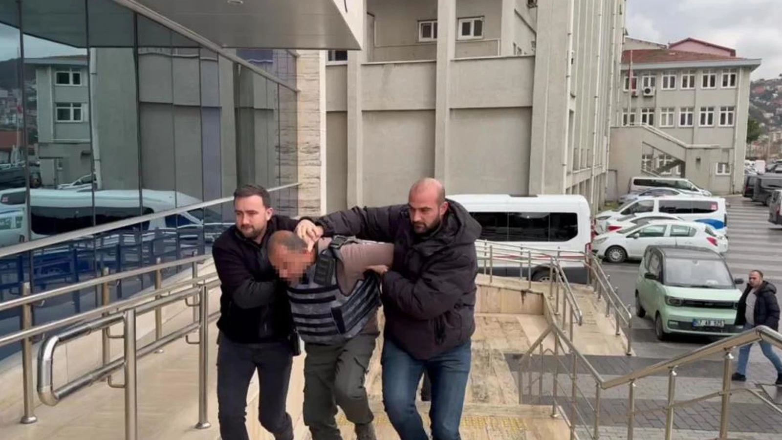 Zonguldak'ta "Eşime neden baktın" diyen genç adamı katletmişti... Cezası belli oldu