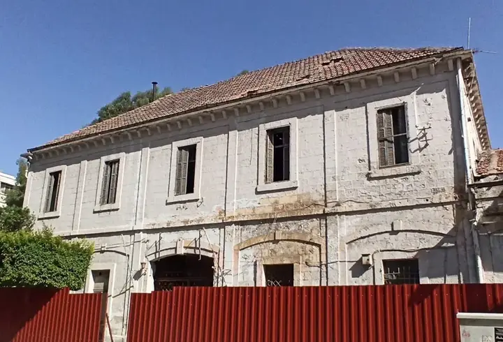 Depremde hasar gören 125 yıllık İskenderun Lisesi'nde restorasyon başladı