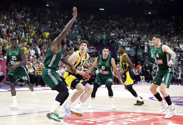 Fenerbahçe Beko ve Panathinaikos, Final Four'da bir kez daha rakip olacak