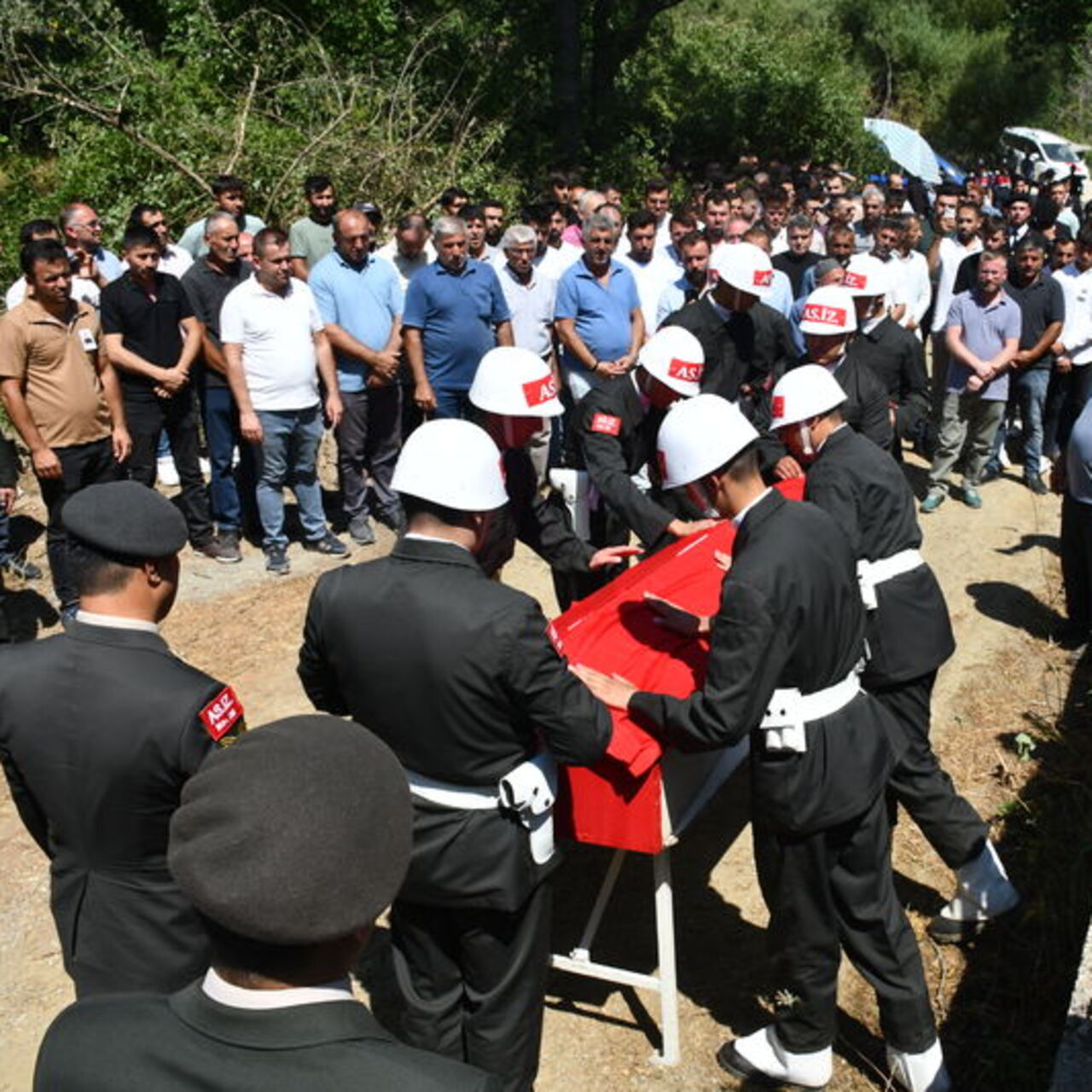 Şehit Uzman Çavuş Selami Acımaz, son yolculuğuna uğurlandı