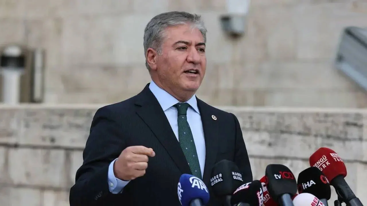 Yeni Partili Emir'den Spk Ve Bakan Yardımcısı İstifalarına Tepki: "İşin İçinden Sıyrılma Taktikleri Devreye Giriyor"