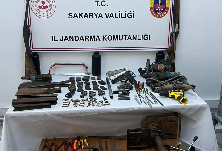 Sakarya'da kaçak silah operasyonunda 1 şüpheli gözaltına alındı
