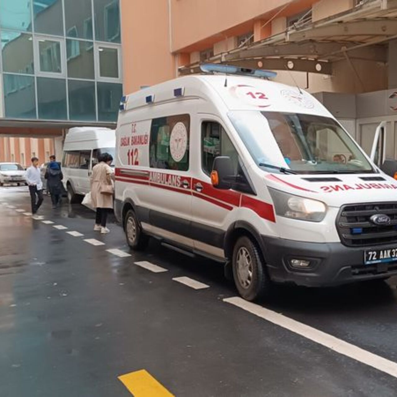 Okulda tavuk döner paniği! 40 liseli hastanelik oldu