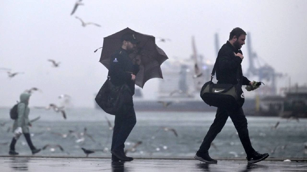 Akom Tarih Verdi: İstanbul’da Yağışlar Ne Zaman Bitecek?