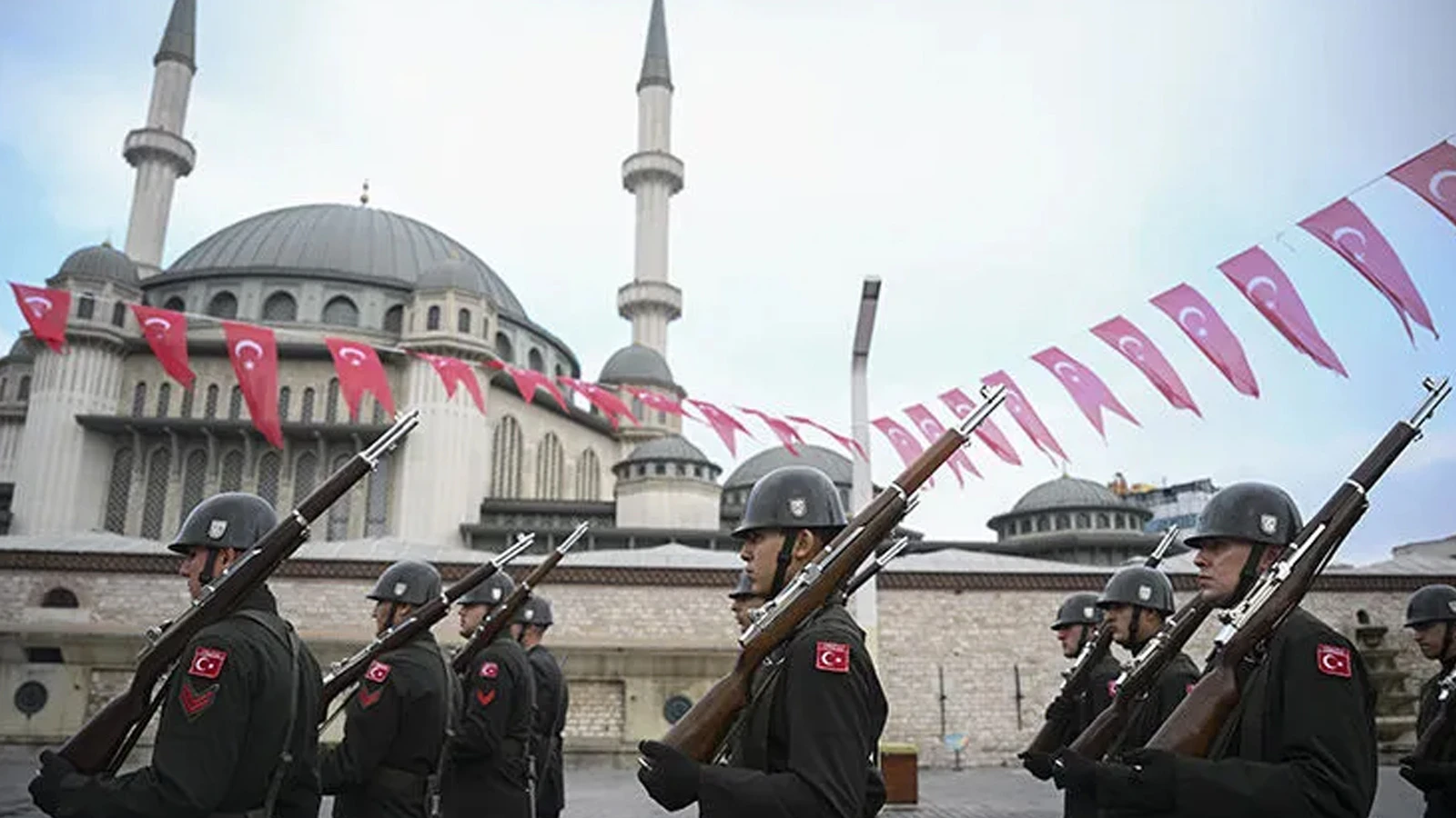 30 Ağustos Zafer Bayramı hangi gün, yarım gün mü?