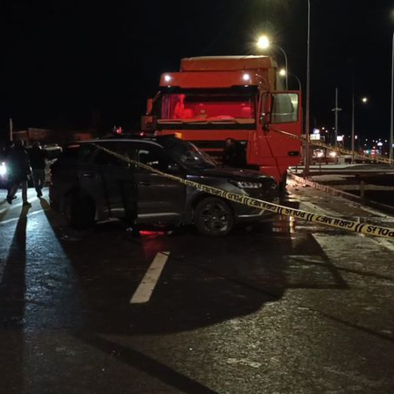 TIR ile otomobil çarpıştı: 1 ölü, 6 yaralı