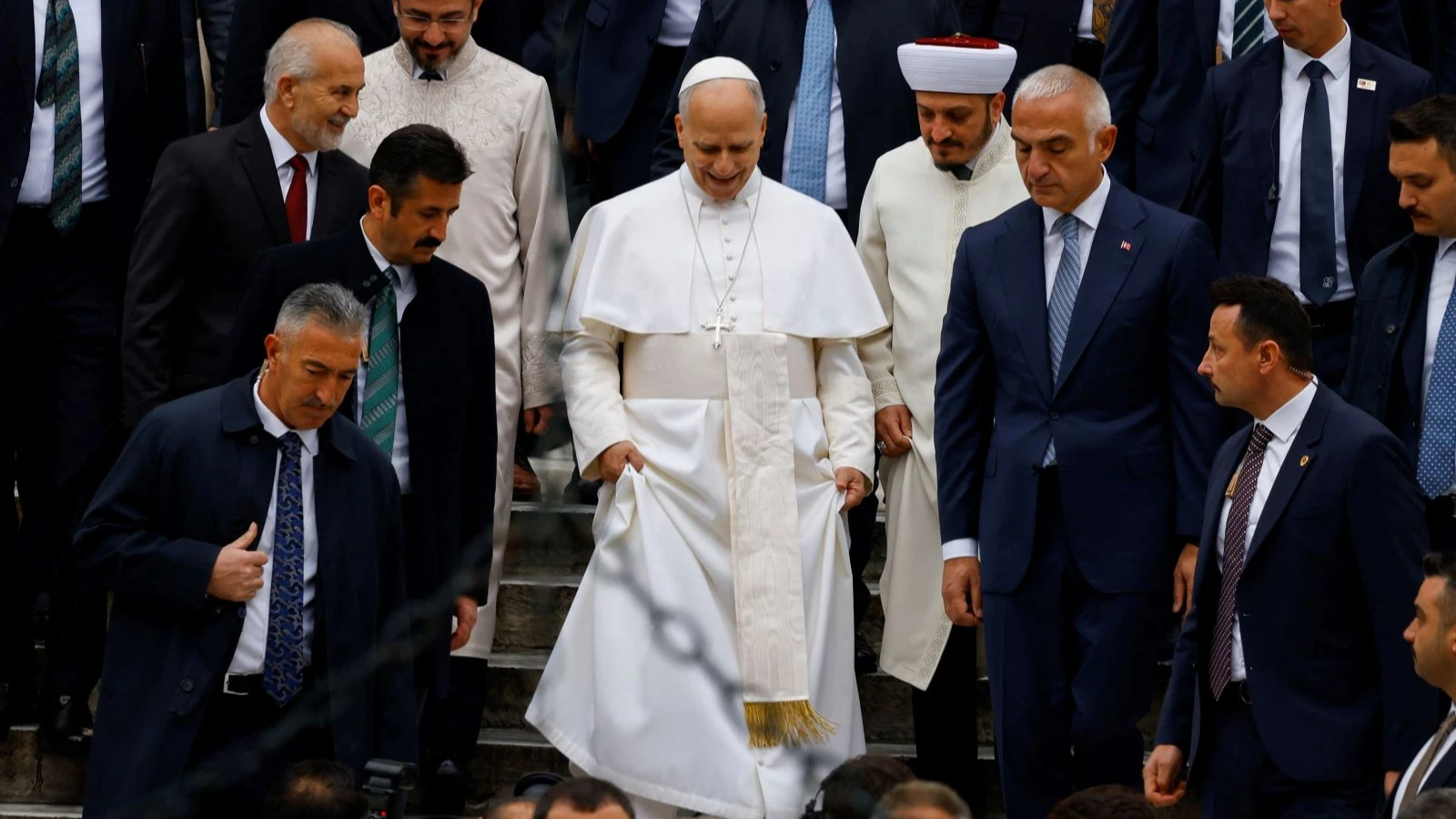 Papa 14. Leo Sultanahmet Camii ziyaretinde geleneği bozdu