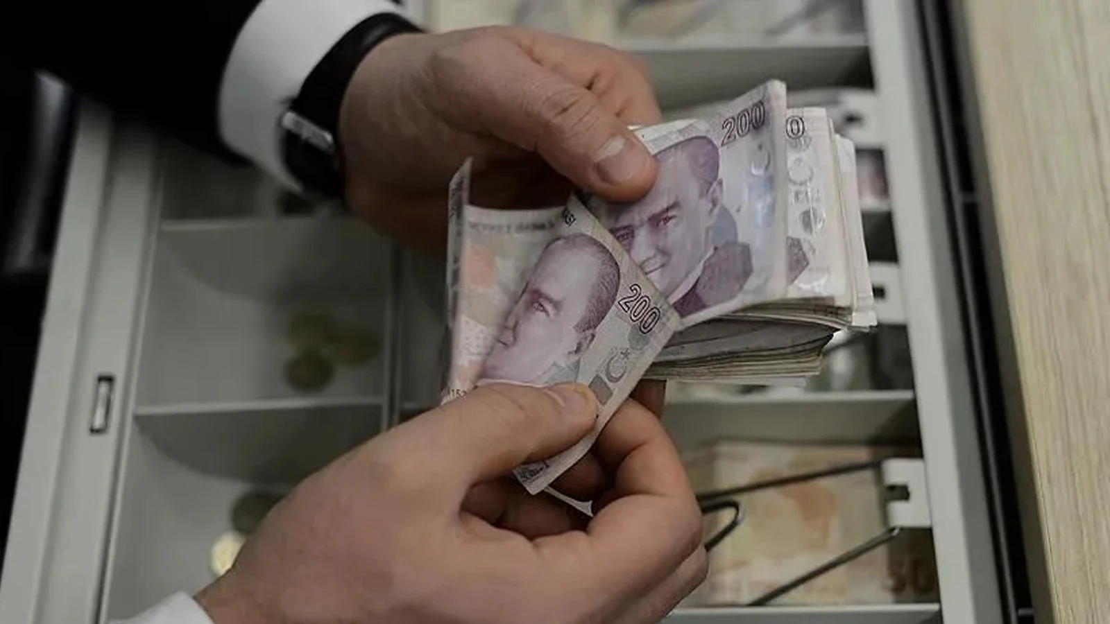 Çalışan herkesi ilgilendiriyor, tek bir gün bile yeterli! Yargıtay'dan emsal 'tazminat' kararı