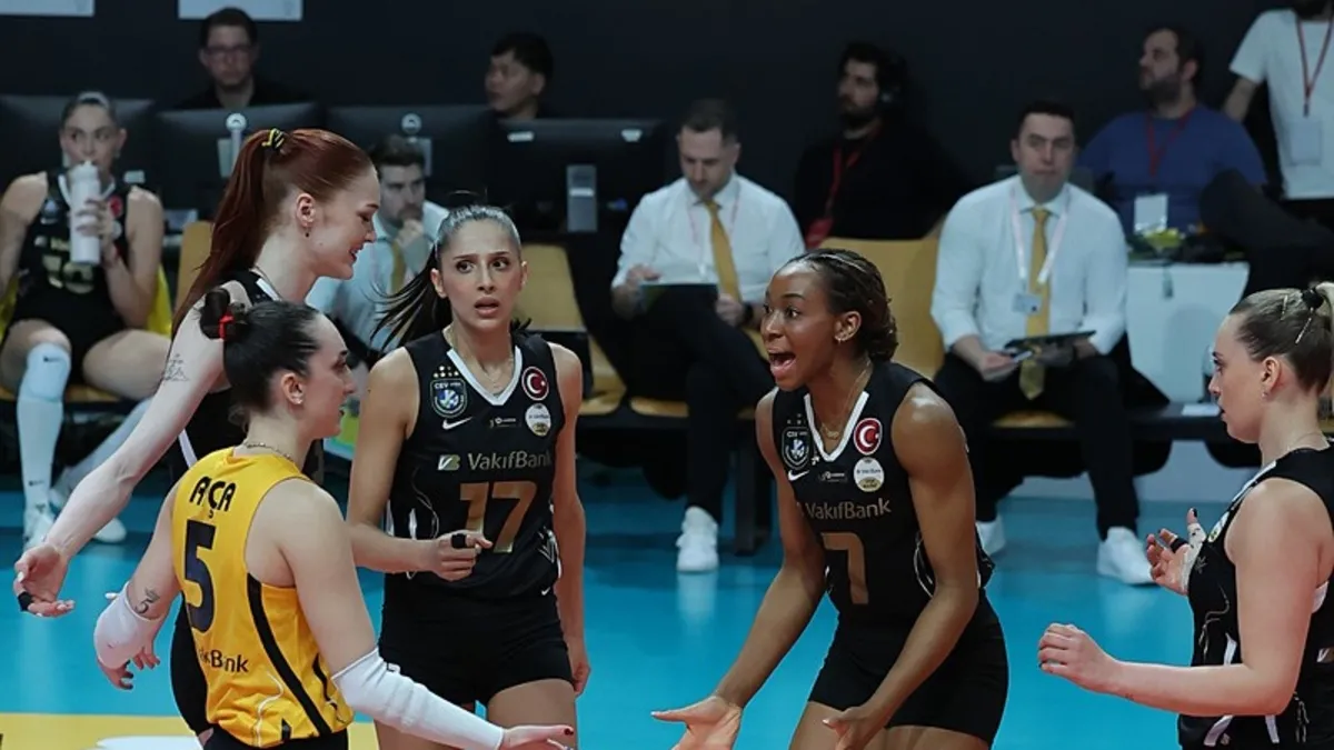 Eczacıbaşı Dynavit'i mağlup eden VakıfBank finalde!