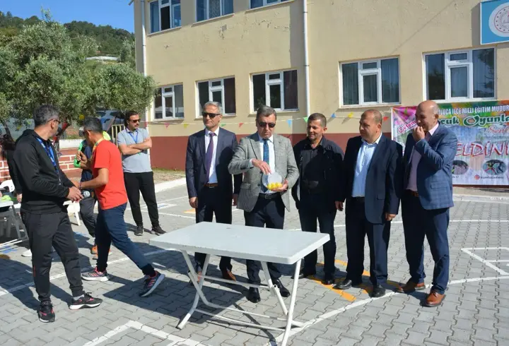 Kumluca'da geleneksel çocuk oyunları yarışması başladı