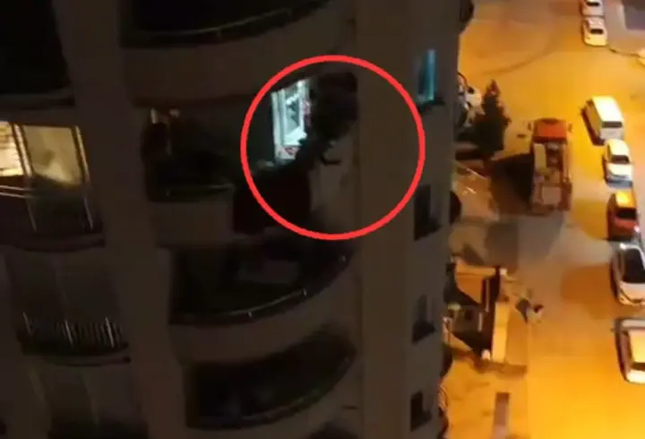 Annesiyle tartıştı, evi ve kendisini yakacağını söyledi; 3 saatte ikna edildi