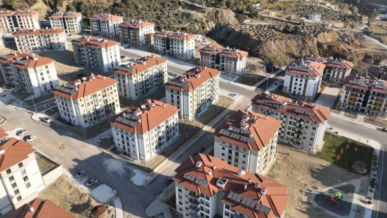 Deprem konutları için 36 milyar liralık yol yatırımı