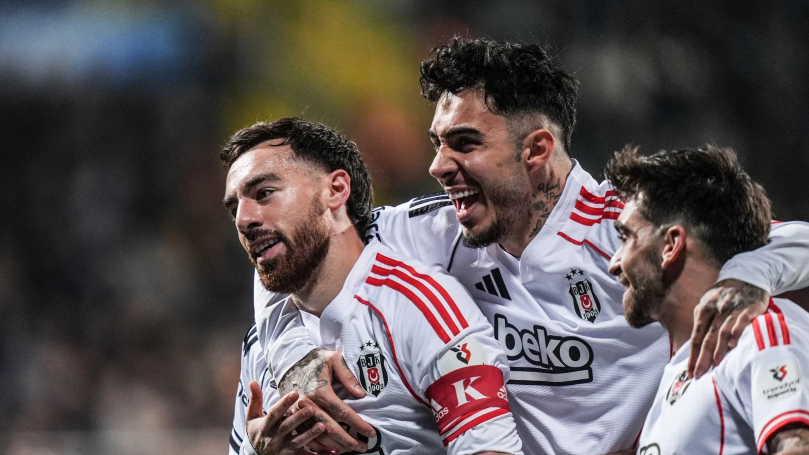 Orkun Kökçü'den bir ilk! Taraftardan istifa çağrısı