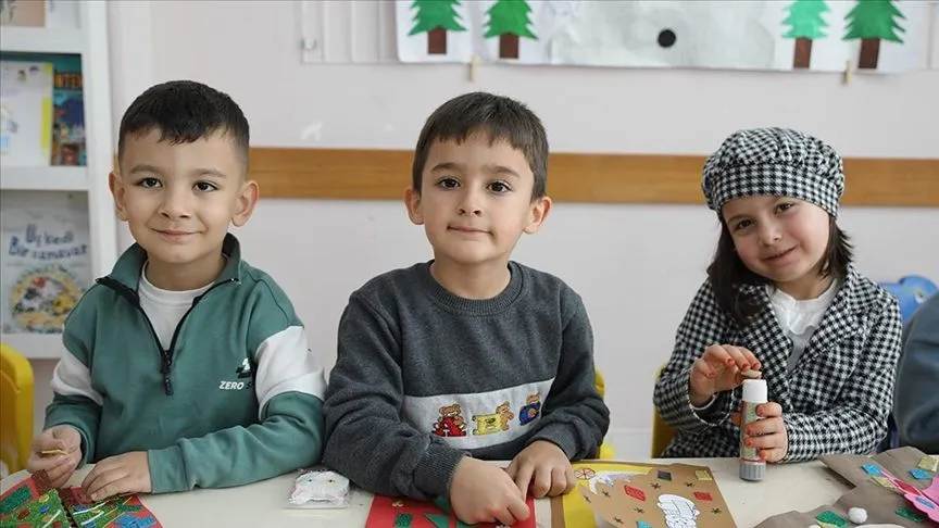 Vanlı minik öğrencilerden Samsunlu akranlarına yeni yıl hediyesi