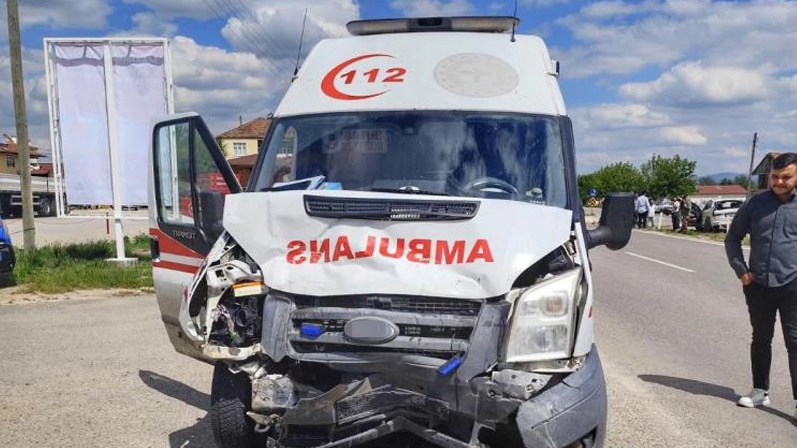 Kastamonu'da ambulans cipe çarptı! Kazada 4 kişi yaralandı