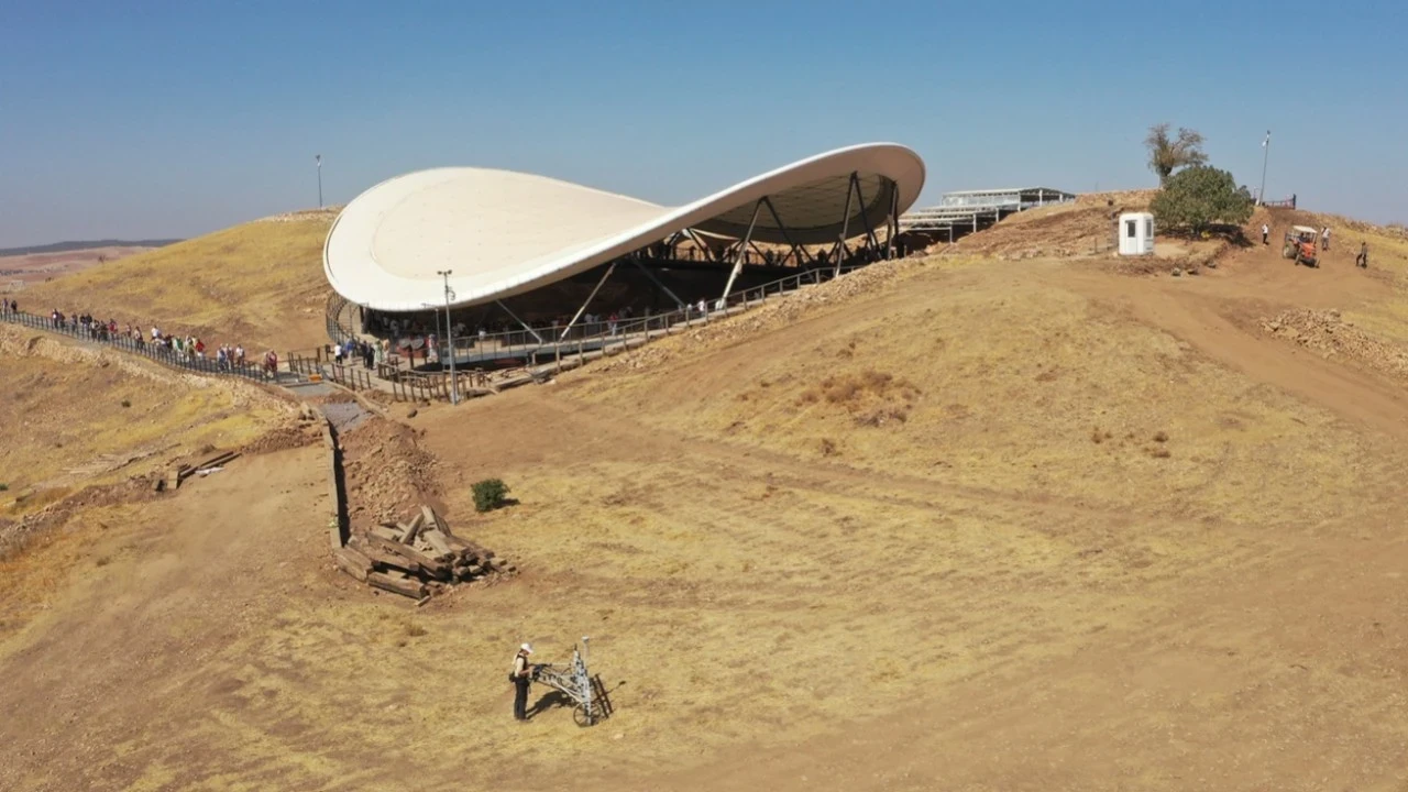 Tarihin sıfır noktasında yeni keşif! Göbeklitepe'de evler tespit edildi