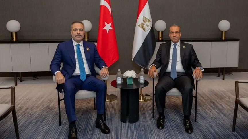 Dışişleri Bakanı Fidan, Bağdat'ta Mısırlı Mevkidaşı Abdülati İle Görüştü