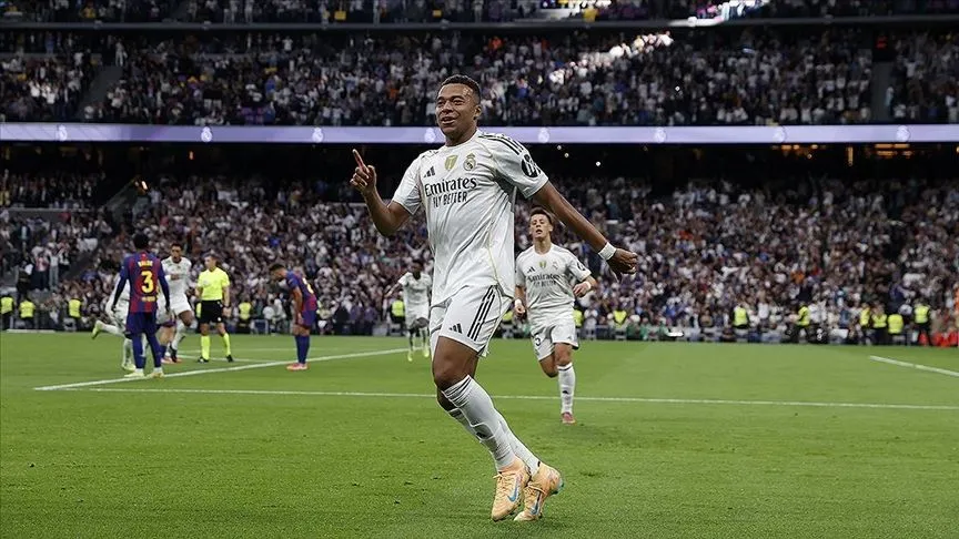 "El Clasico"da kazanan taraf Barcelona'yı 2-1 ile geçen Real Madrid oldu