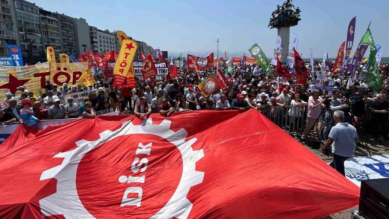 Yarın tatil mi? 1 Mayıs resmi tatil mi, okul var mı? 2 Mayıs tatil olacak mı?