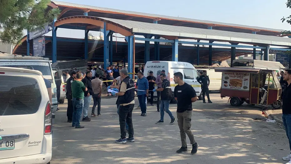 Adana'da silahlı çatışma: Seyyar satıcı öldü, 3'ü ağır 6 yaralı var
