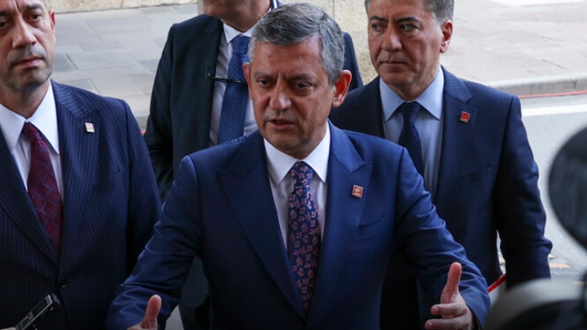 Ankara'da sıcak saatler... Gözler Özgür Özel'e çevrildi