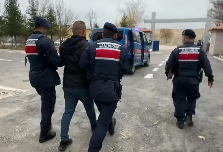 Cezaevinden izinli çıktı; hırsızlık yaparken yakalandı