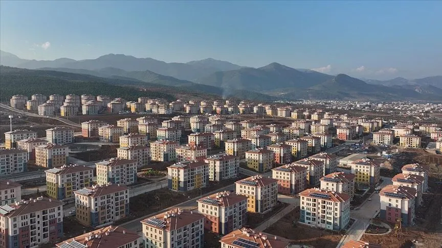Depremzede hak sahiplerine 54 bin 200 bağımsız bölüm teslim edilecek