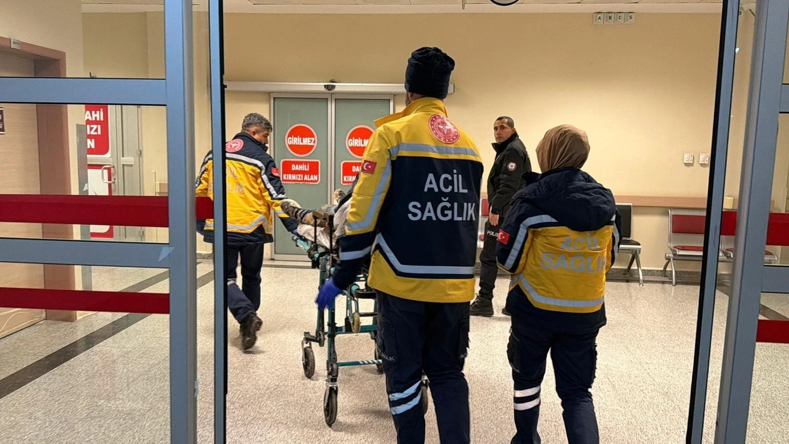 Adıyaman'da otomobil şarampole yuvarlandı: 7 yaralı