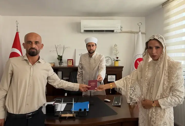 Antakya Müftülüğü’nde depremin ardından ilk nikah kıyıldı