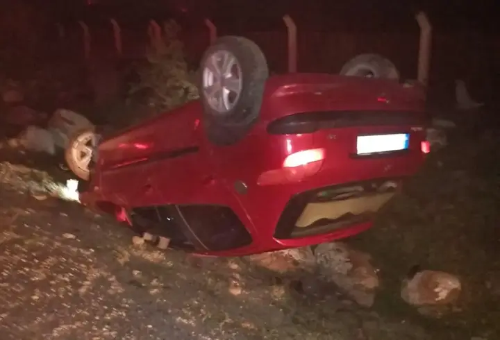 Çanakkale’de şarampole yuvarlanan otomobilin sürücüsü öldü
