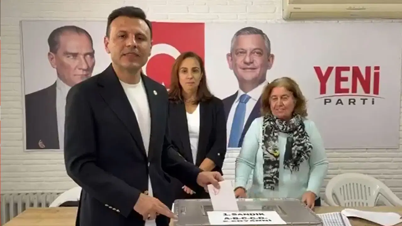 Yeni Partili Özgür Çelik'ten İstanbul'daki Üyelere Çağrı: Sandık Başında Seslendi