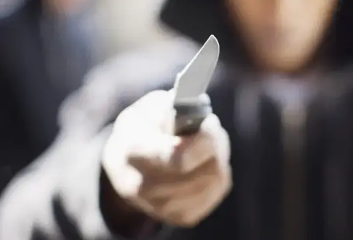 ABD'de havalimanında bıçaklı saldırgan alarmı: Vurularak öldürüldü