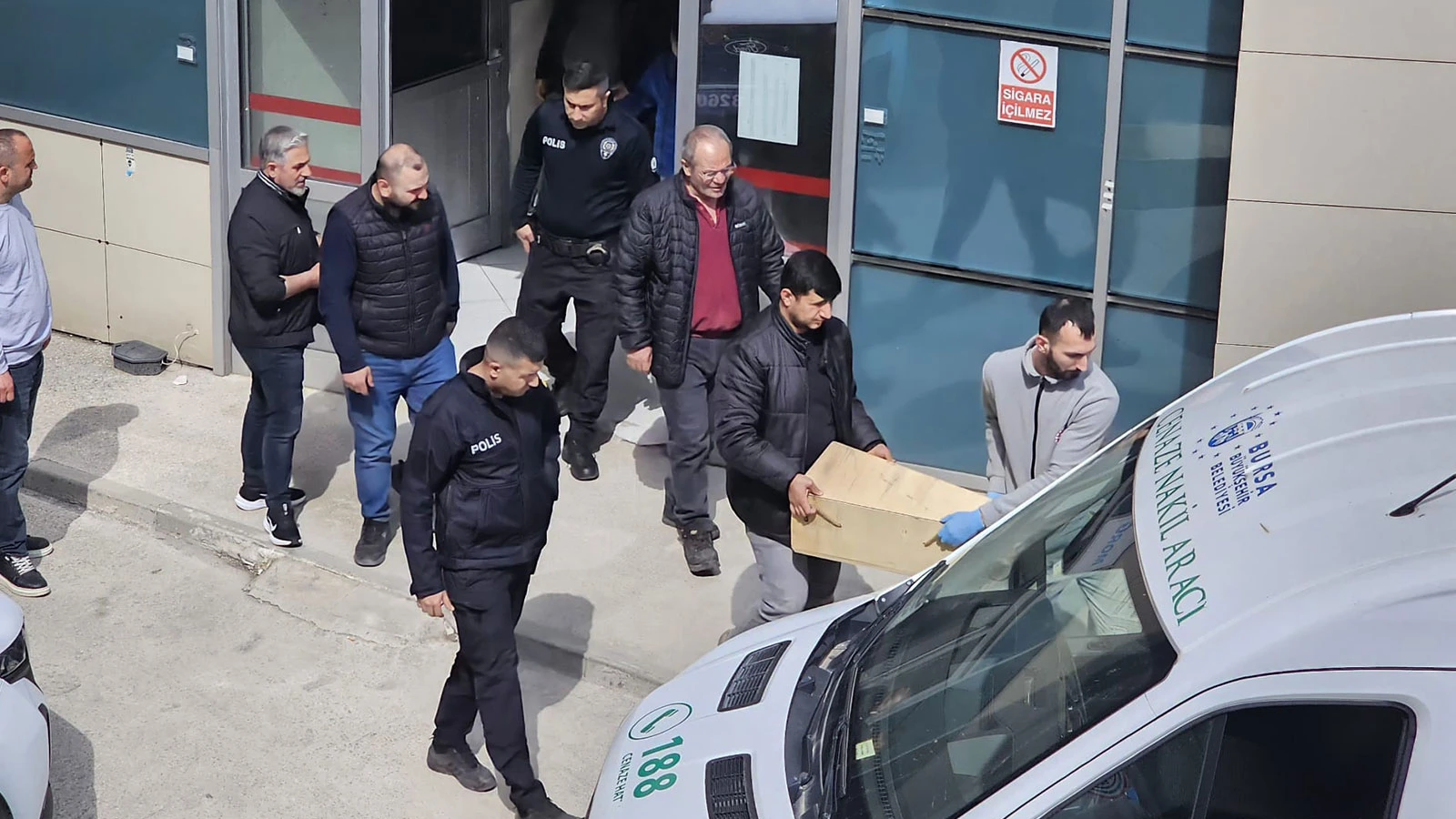 Hastaneden eve getirilen 2 aylık bebek hayatını kaybetti