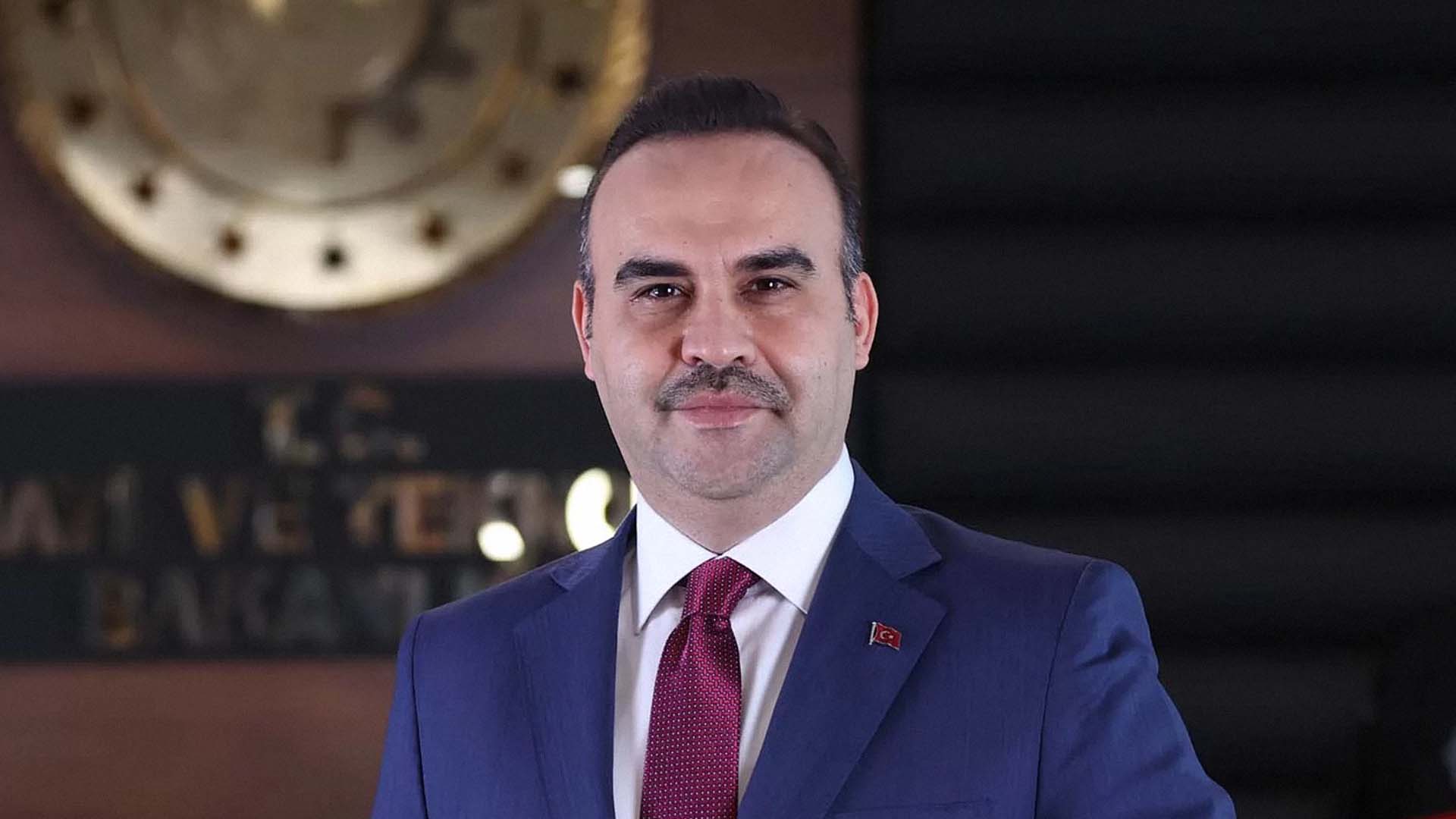 Bakan Kacır: “2027 Yılı Başından İtibaren Telefonlarımızdaki Yabancı Uygulamaların Hepsini Silmeye Ve Tümüyle Yerli Milli Navigasyon Uygulaması Kullanmaya Hazırlanıyoruz”