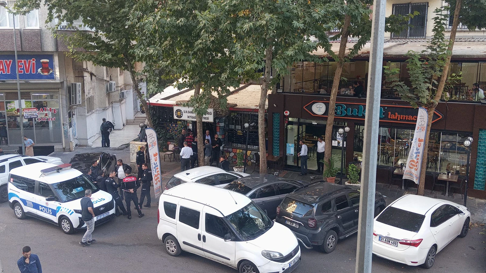 Diyarbakır'da silahlı saldırı! Şüpheliler olay yerinden kaçtı