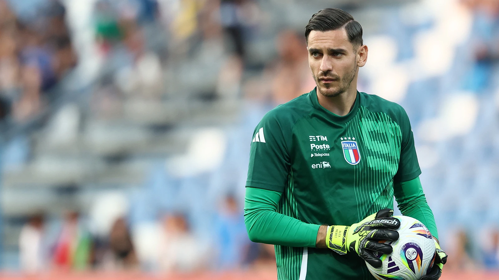 Napoli, İtalyan milli kaleci Alex Meret'in sözleşmesini uzattı