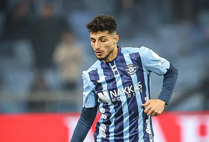 Kayserispor, İzzet Çelik'le 3 yıllık sözleşme imzaladı