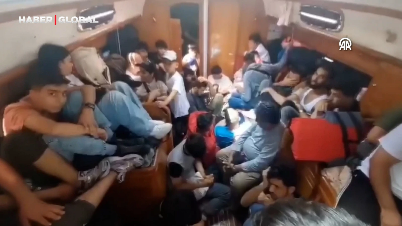 Çanakkale açıklarında 51 düzensiz göçmen yakalandı