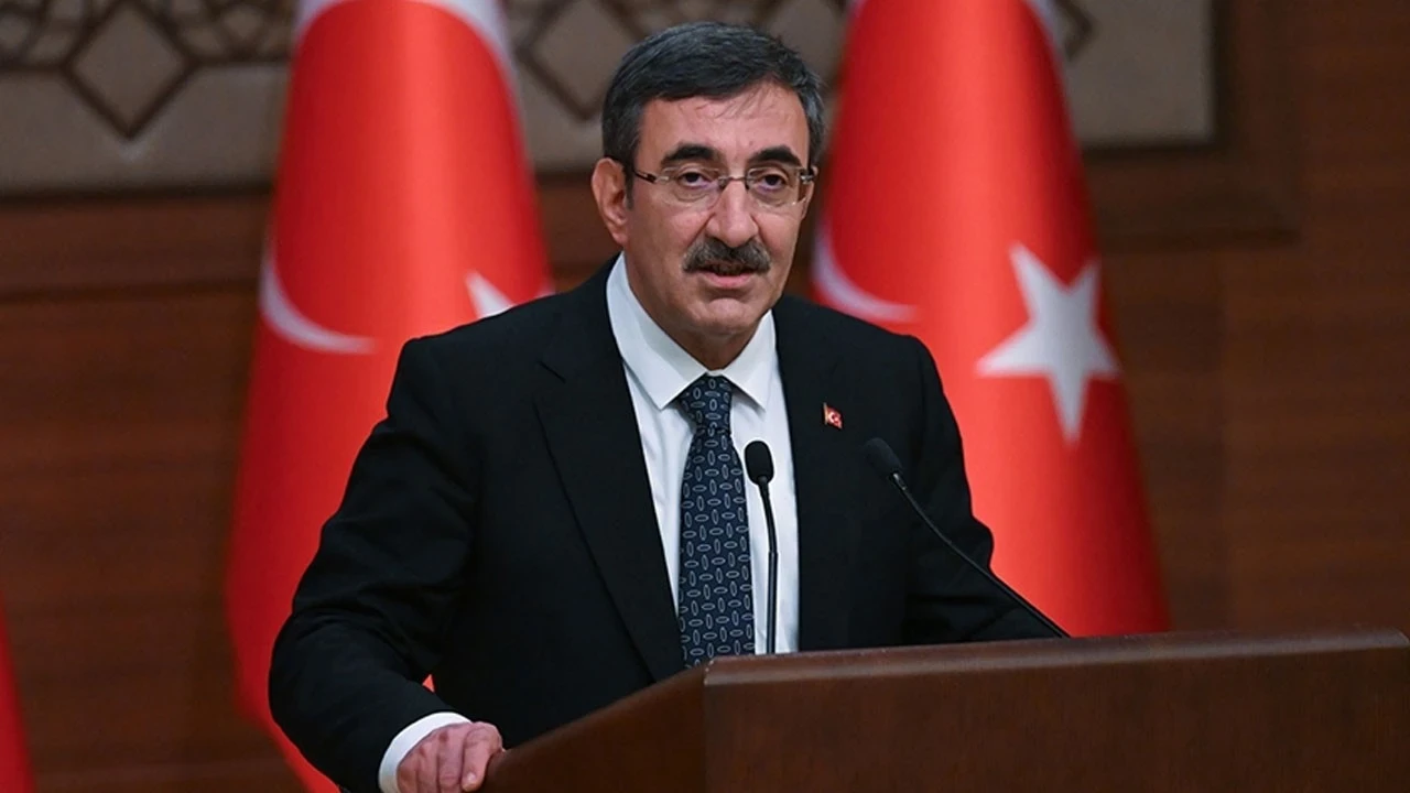 Yılmaz: Cari dengeye etkileri sınırlamaya dönük çabalarımız sürüyor