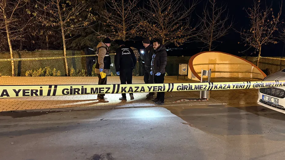30 ayrı dosyadan yargılanan firari hükümlü husumetlisini öldürdü
