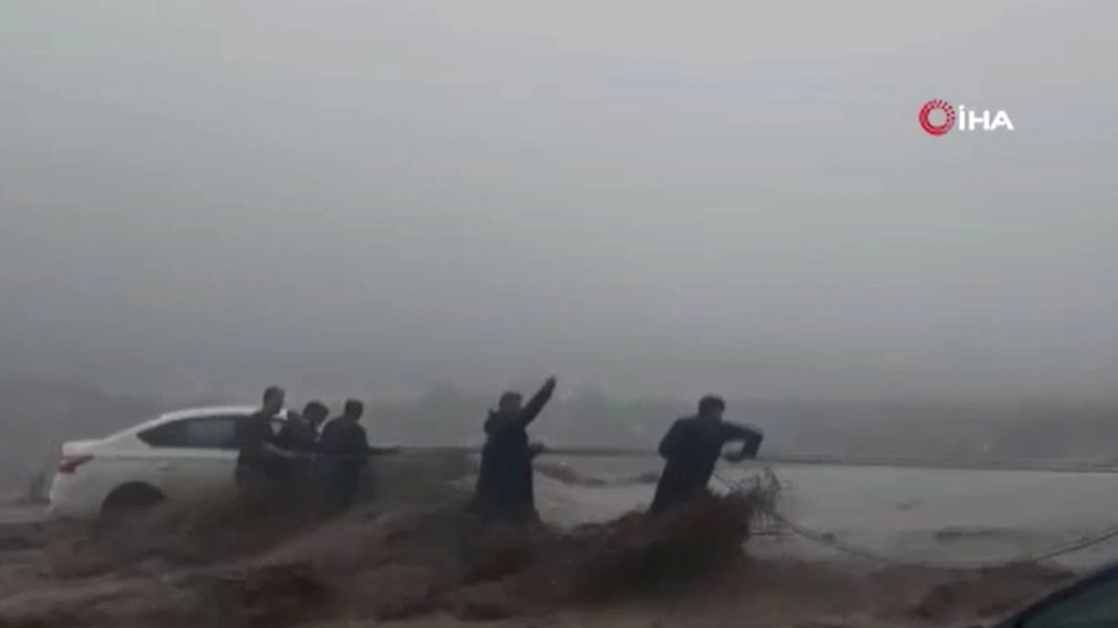 Irak’ın kuzeyinde sel felaketi 2 can aldı
