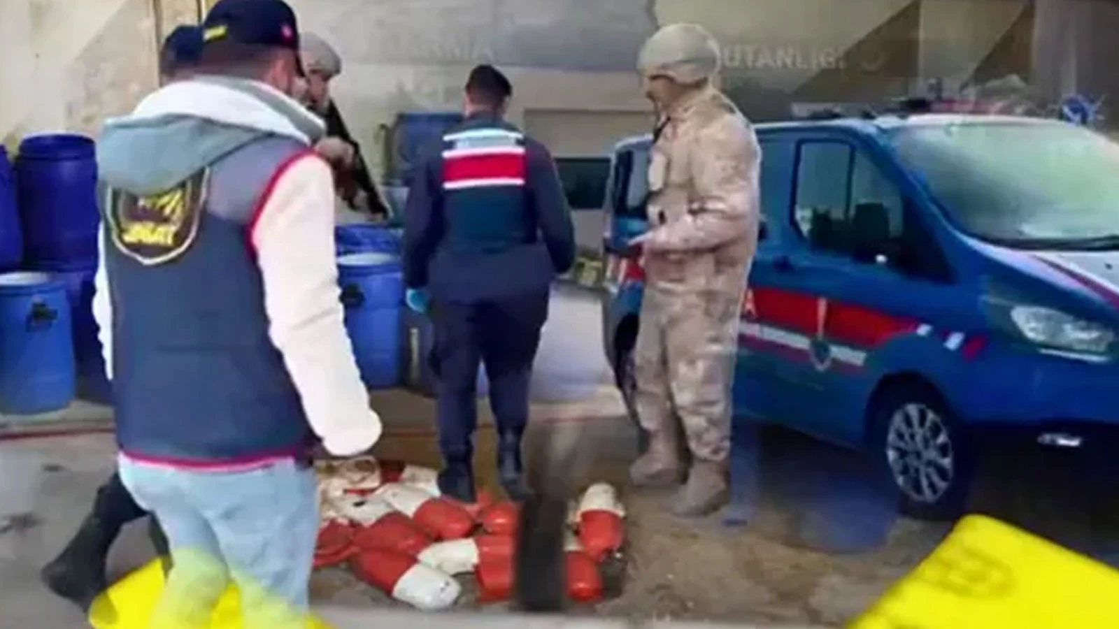 Bakan Yerlikaya: 1 ton 625 kilo uyuşturucu hap ham maddesi ele geçirdik