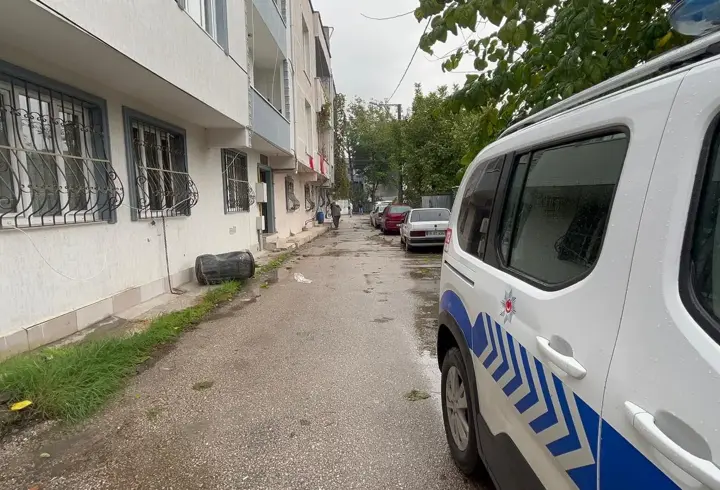 2'nci kattaki evinin balkonundan düşüp ağır yaralandı