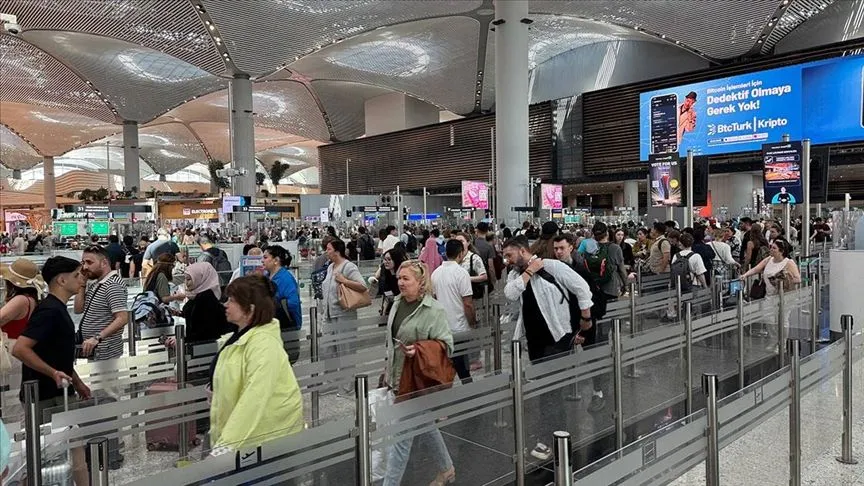 İstanbul'da havalimanlarında Kurban Bayramı yoğunluğu