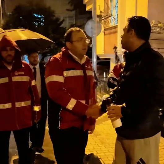 Üsküdar Belediyesi Başkan Vekili Dündar’ın Son Görüntüleri: Sabaha Kadar Su Basan Ev Ve İş Yerlerini Dolaşmış